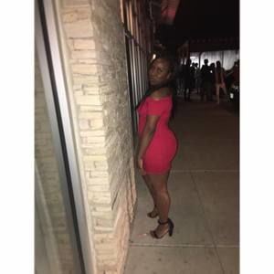 Meet your Posher, Dominique